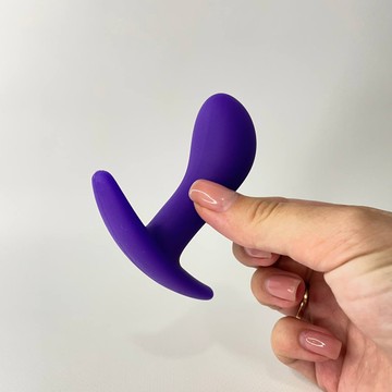 Fun Factory Bootie - анальная пробка фиолетовая (2,7 см) - фото