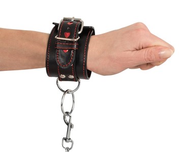 Наручники-браслеты с сердечками Bad Kitty Handcuffs black