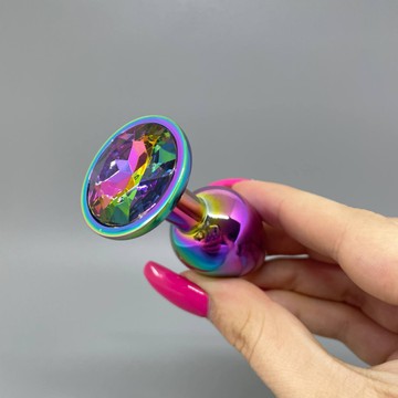 Анальная пробка со стразом бензин Chisa HI-BASIC Jewelled Metal Rainbow Butt Plug  (2,7 см) - фото