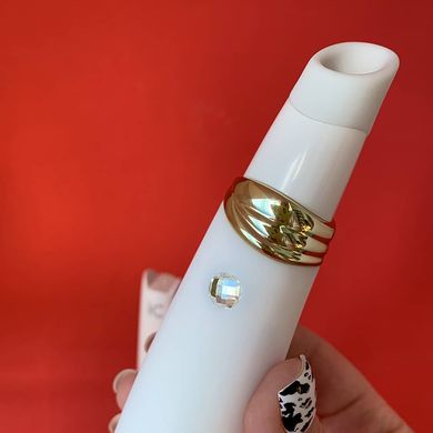 Вакуумний стимулятор клітора з вібрацією KissToy Miss CC White - фото